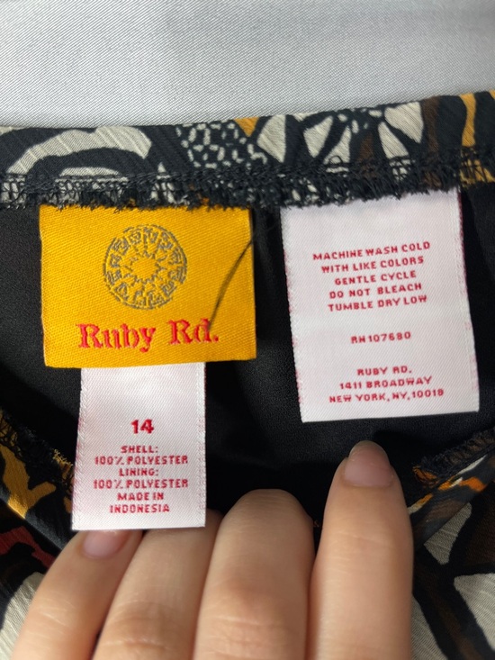 Ruby Rd. Abstract Maxi Skirt - Picture 2 of 4